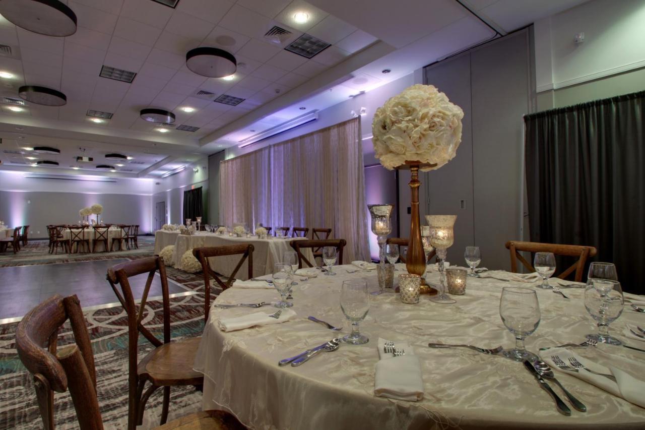 Holiday Inn & Suites Peoria At Grand Prairie By Ihg Ngoại thất bức ảnh