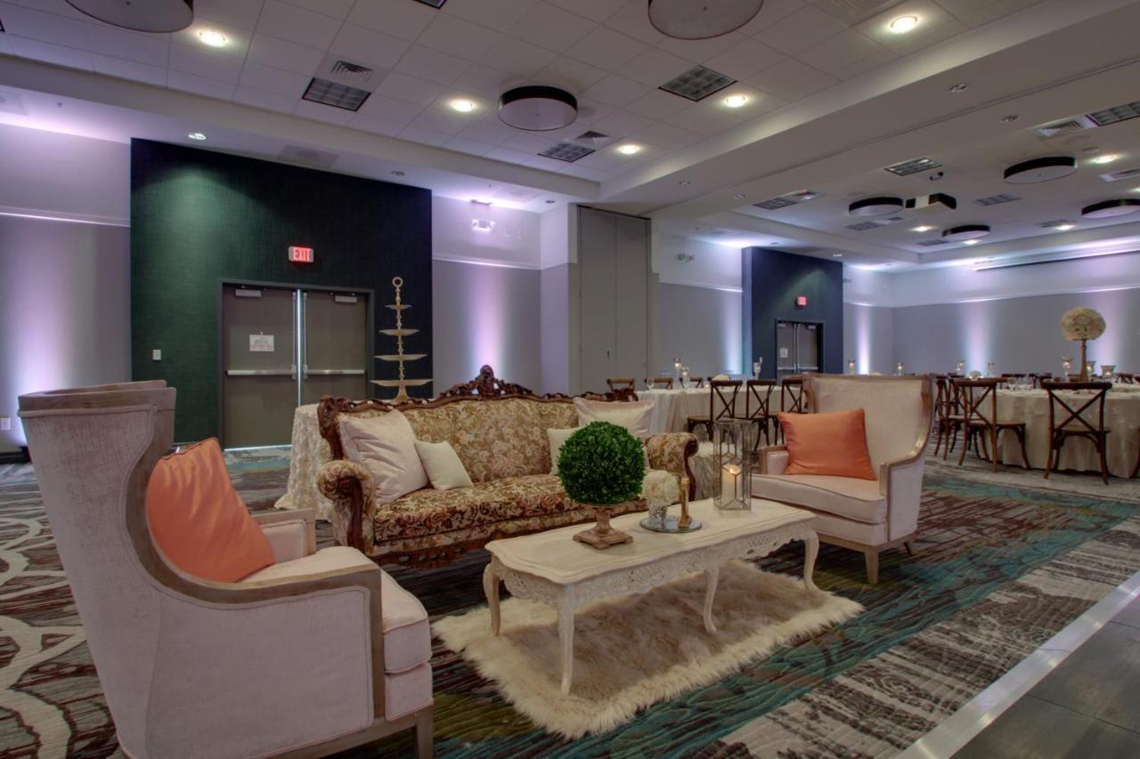 Holiday Inn & Suites Peoria At Grand Prairie By Ihg Ngoại thất bức ảnh