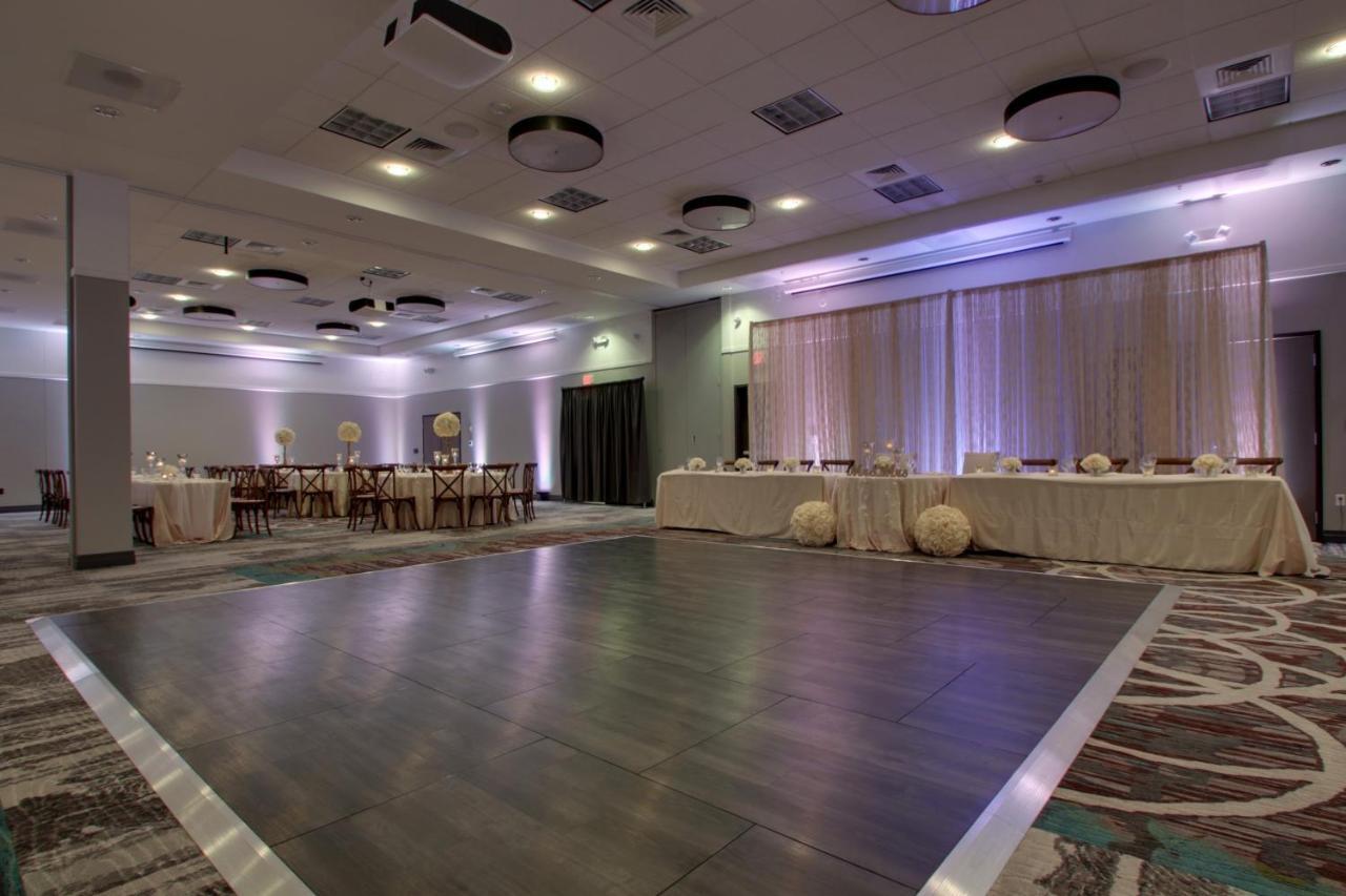 Holiday Inn & Suites Peoria At Grand Prairie By Ihg Ngoại thất bức ảnh