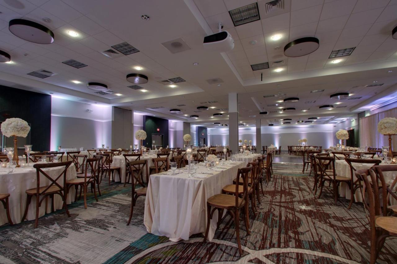 Holiday Inn & Suites Peoria At Grand Prairie By Ihg Ngoại thất bức ảnh