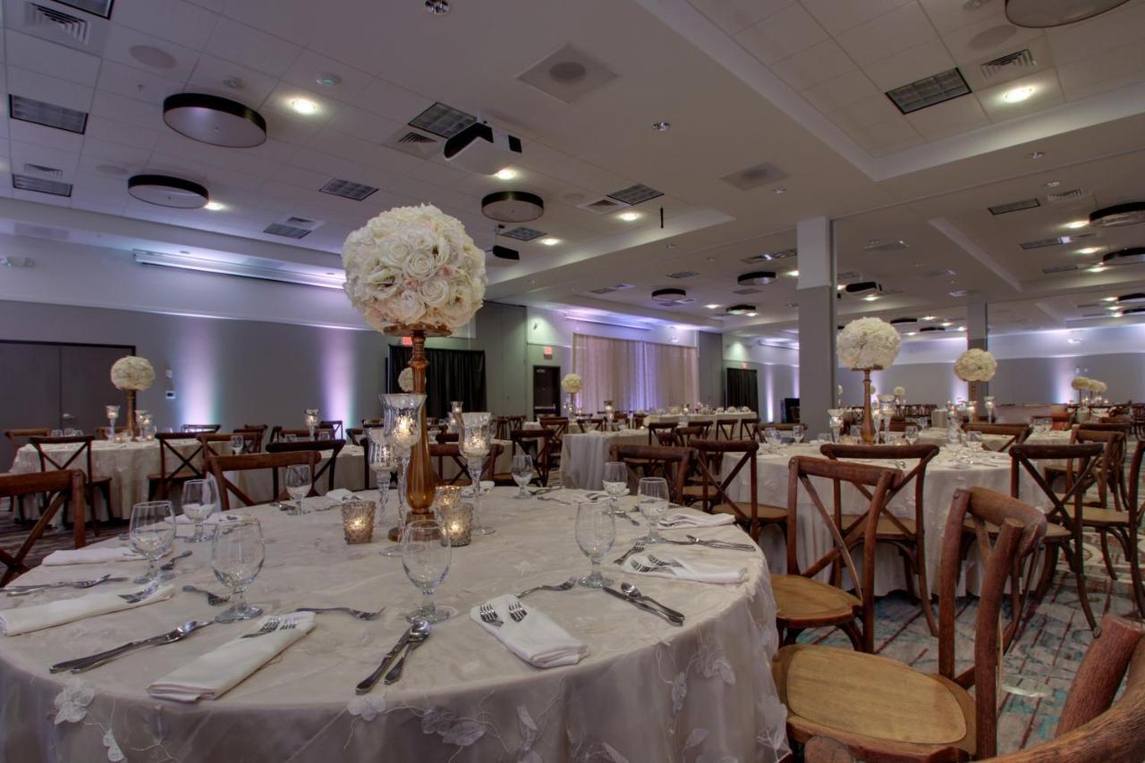 Holiday Inn & Suites Peoria At Grand Prairie By Ihg Ngoại thất bức ảnh