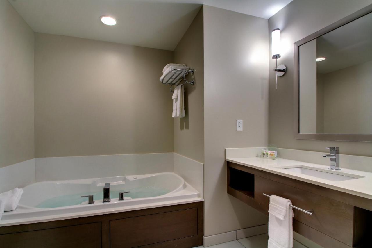 Holiday Inn & Suites Peoria At Grand Prairie By Ihg Ngoại thất bức ảnh