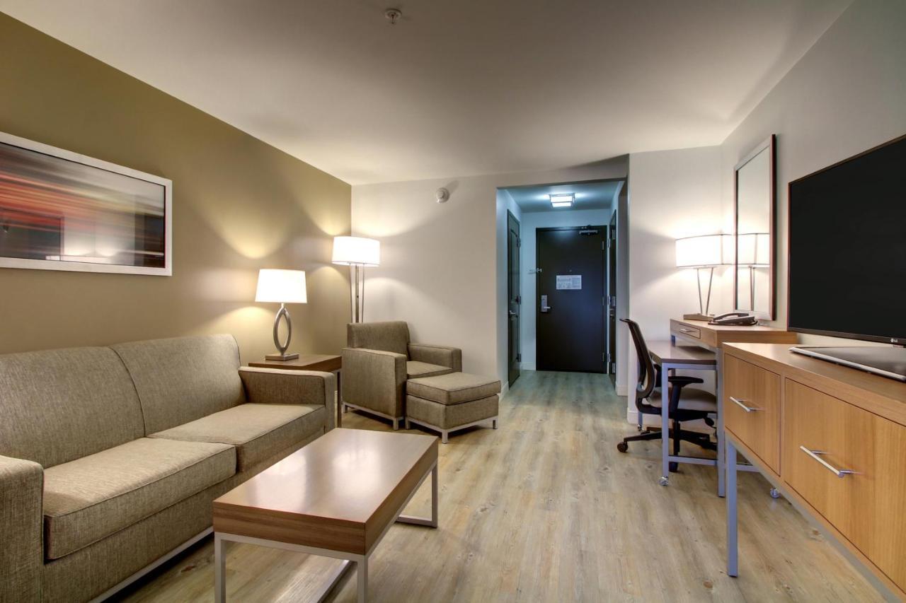 Holiday Inn & Suites Peoria At Grand Prairie By Ihg Ngoại thất bức ảnh