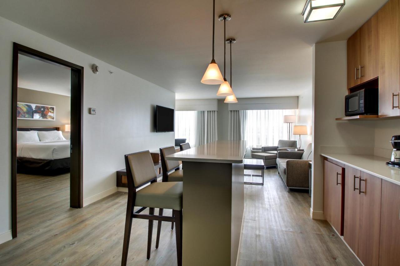 Holiday Inn & Suites Peoria At Grand Prairie By Ihg Ngoại thất bức ảnh